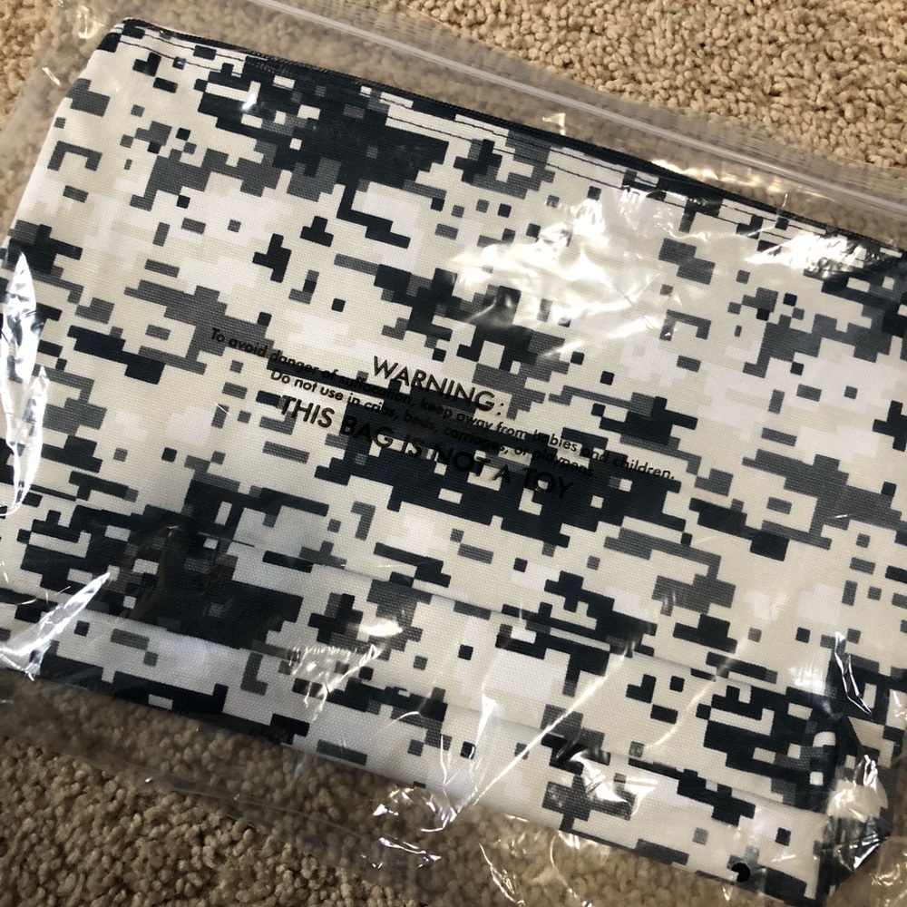 Thirty one zipper pouch